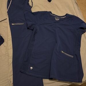 Healing hands/ allura Cherokee  scrubs
